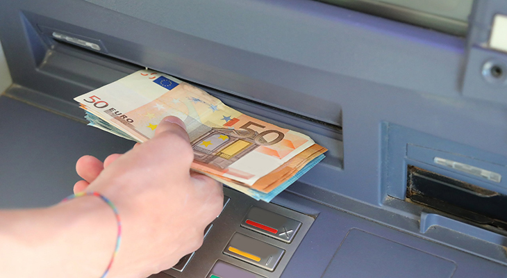 Banche, Consumatori: urgono servizi bancomat a costi ridotti e trasparenti 